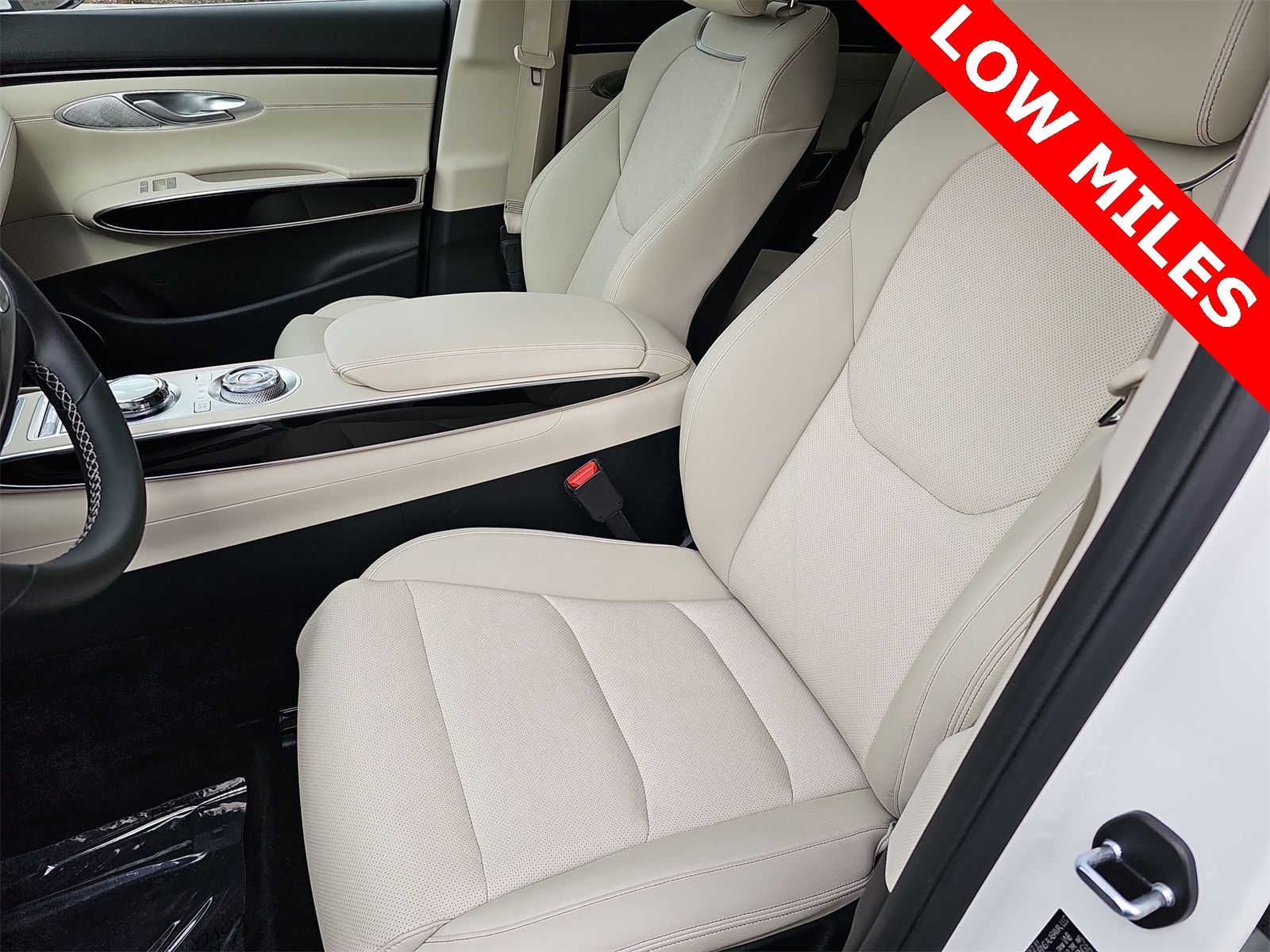 Thumbnail: 2025 Genesis GV70 - 15