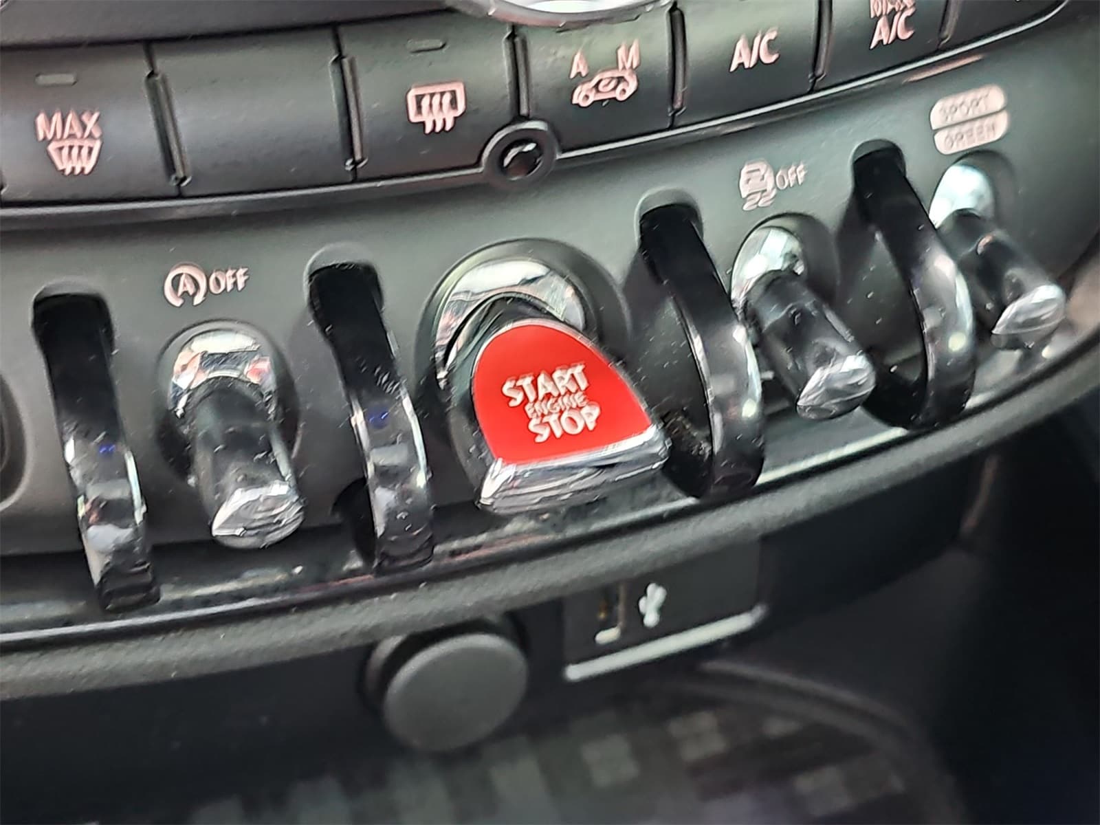 Thumbnail: 2019 MINI Cooper Clubman - 25