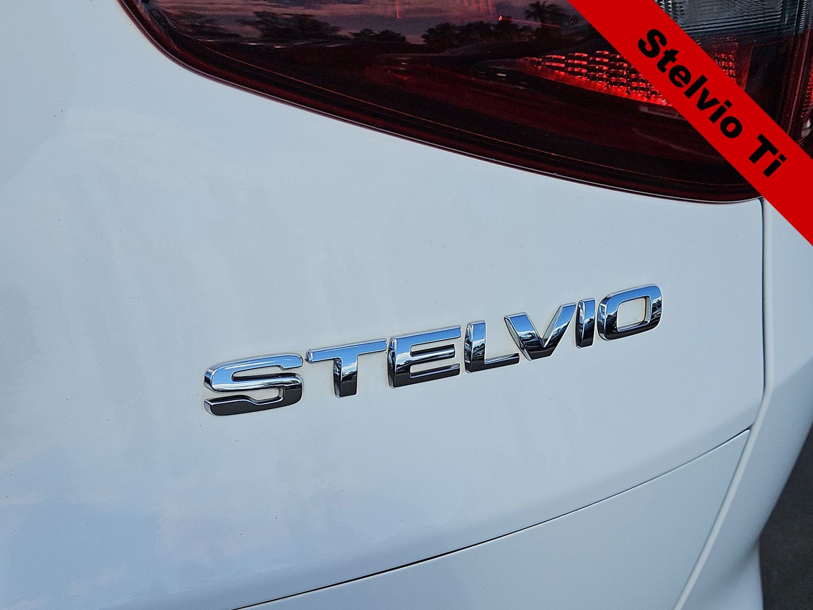 Thumbnail: 2019 Alfa Romeo Stelvio - 11