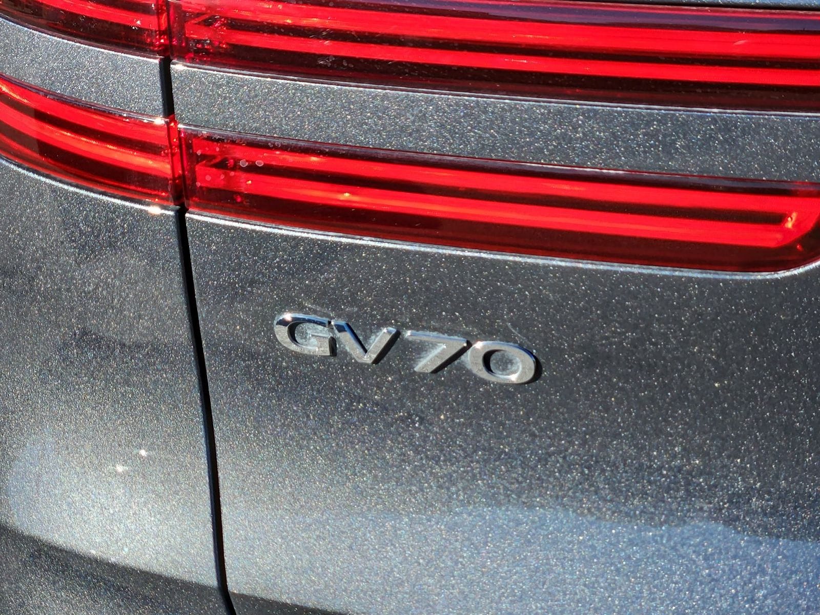 Thumbnail: 2022 Genesis GV70 - 15
