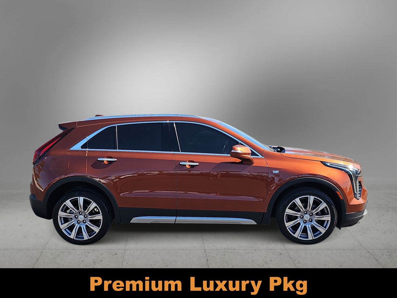Thumbnail: 2019 Cadillac XT4 - 9