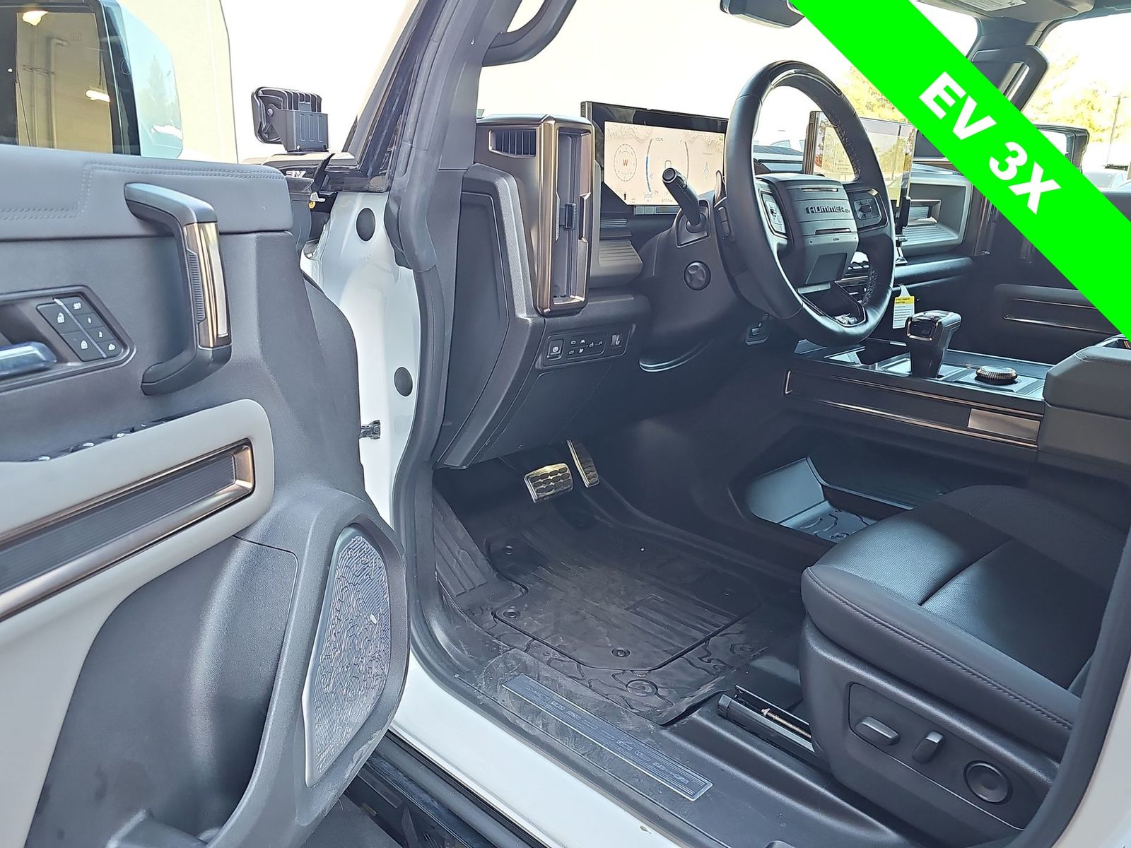 Thumbnail: 2024 GMC Hummer EV - 10