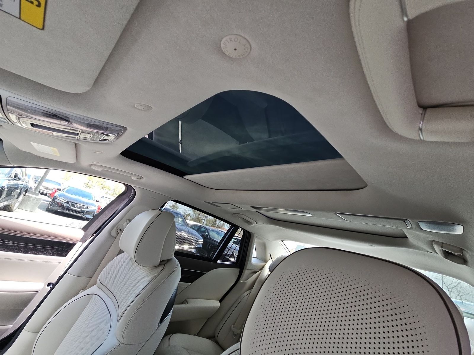 Thumbnail: 2025 Genesis G90 - 27