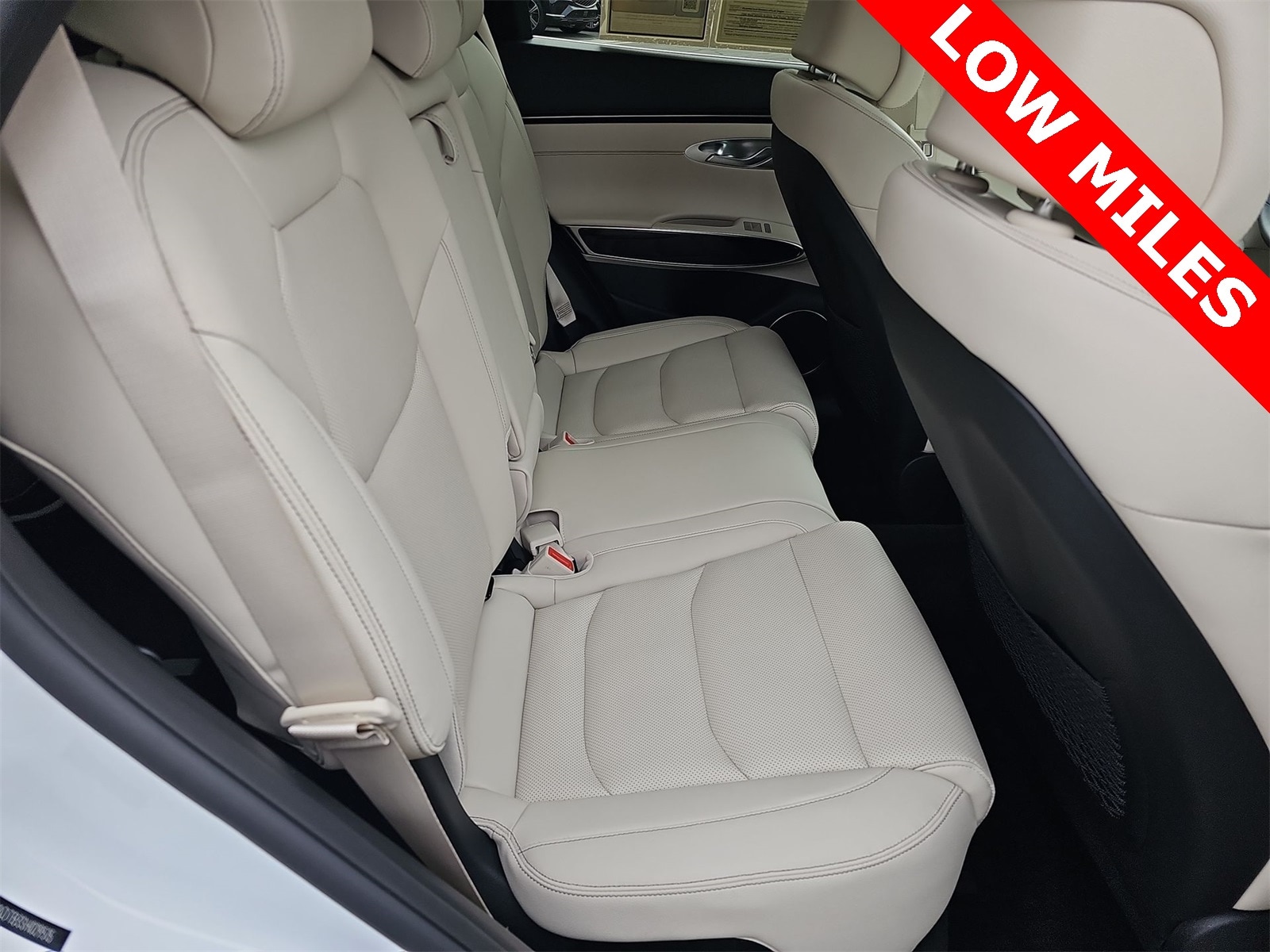 Thumbnail: 2025 Genesis GV70 - 17