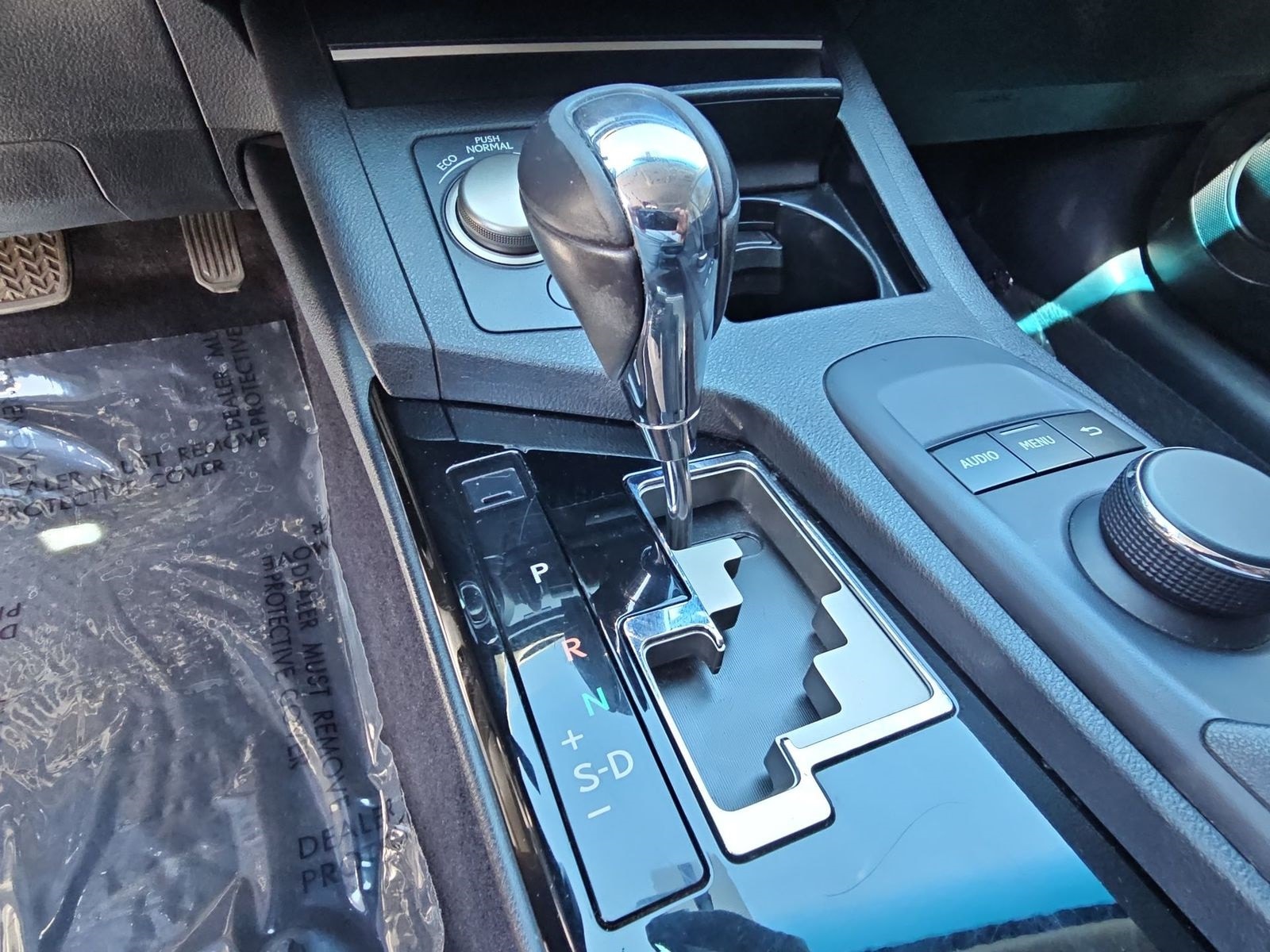 Thumbnail: 2015 Lexus ES - 22