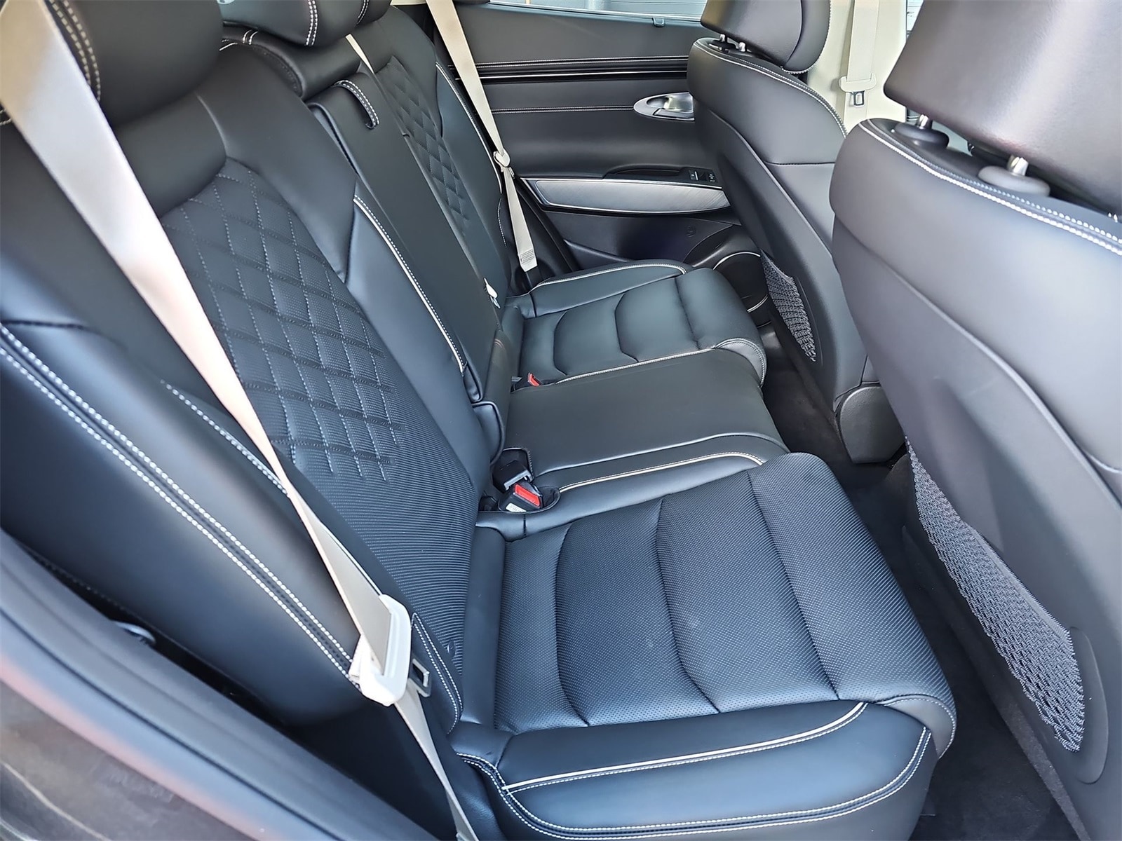 Thumbnail: 2025 Genesis GV70 - 17