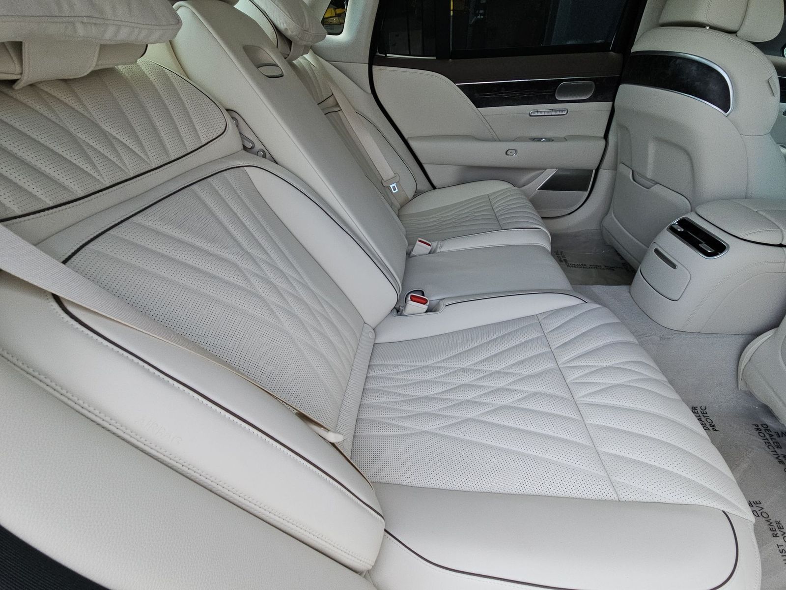 Thumbnail: 2025 Genesis G90 - 17