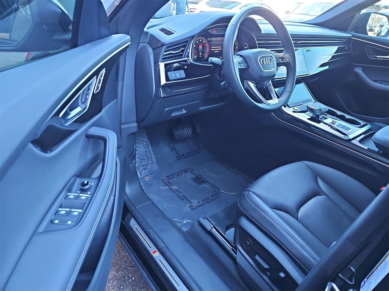 Thumbnail: 2025 Audi Q8 - 10