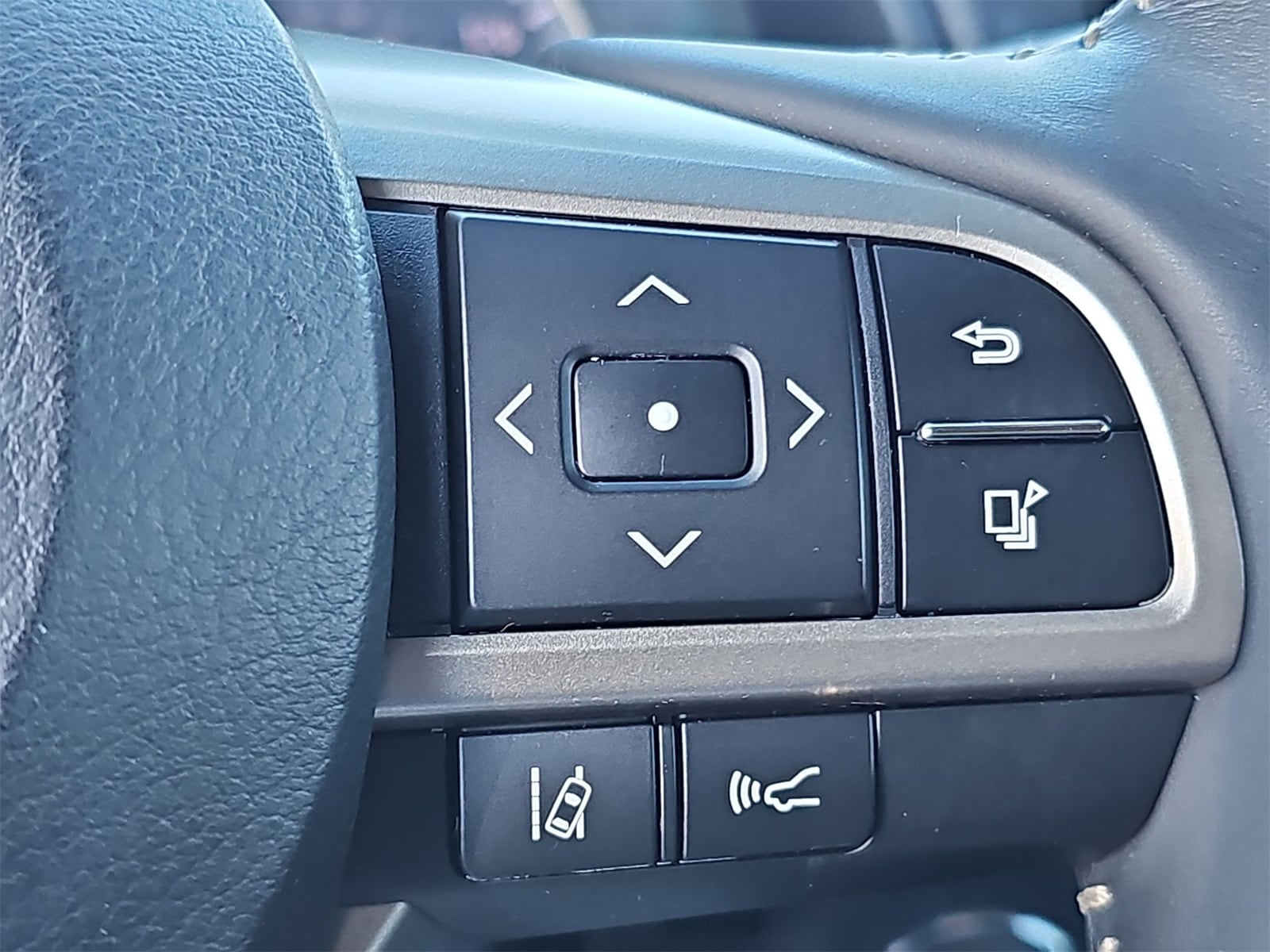 Thumbnail: 2018 Lexus RX - 27