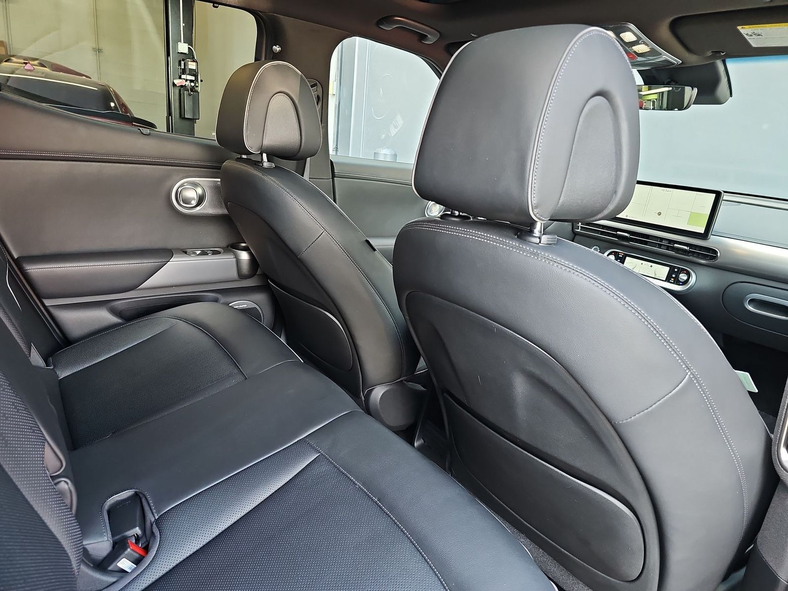 Thumbnail: 2025 Genesis GV60 - 16