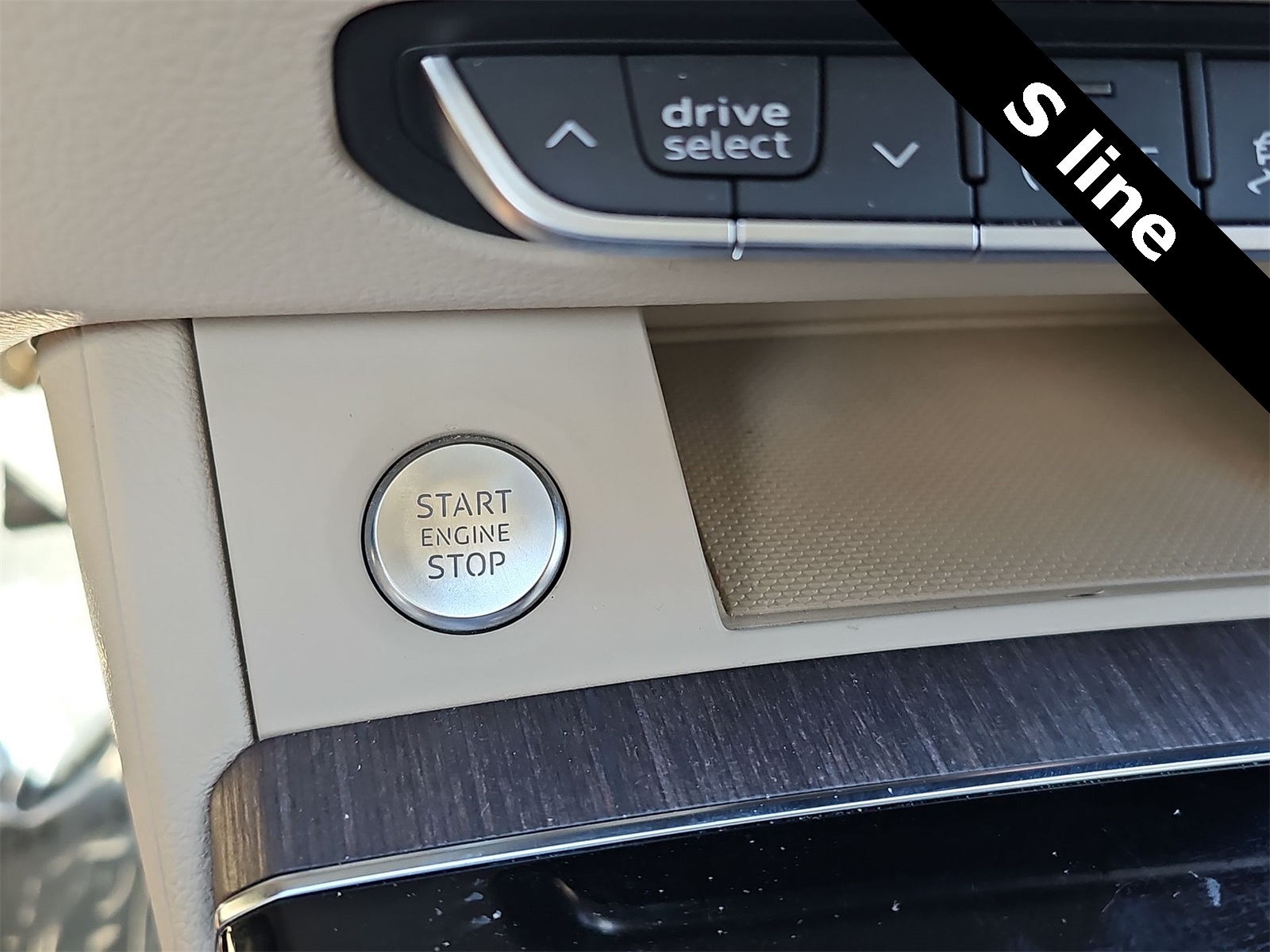 Thumbnail: 2022 Audi Q5 - 25