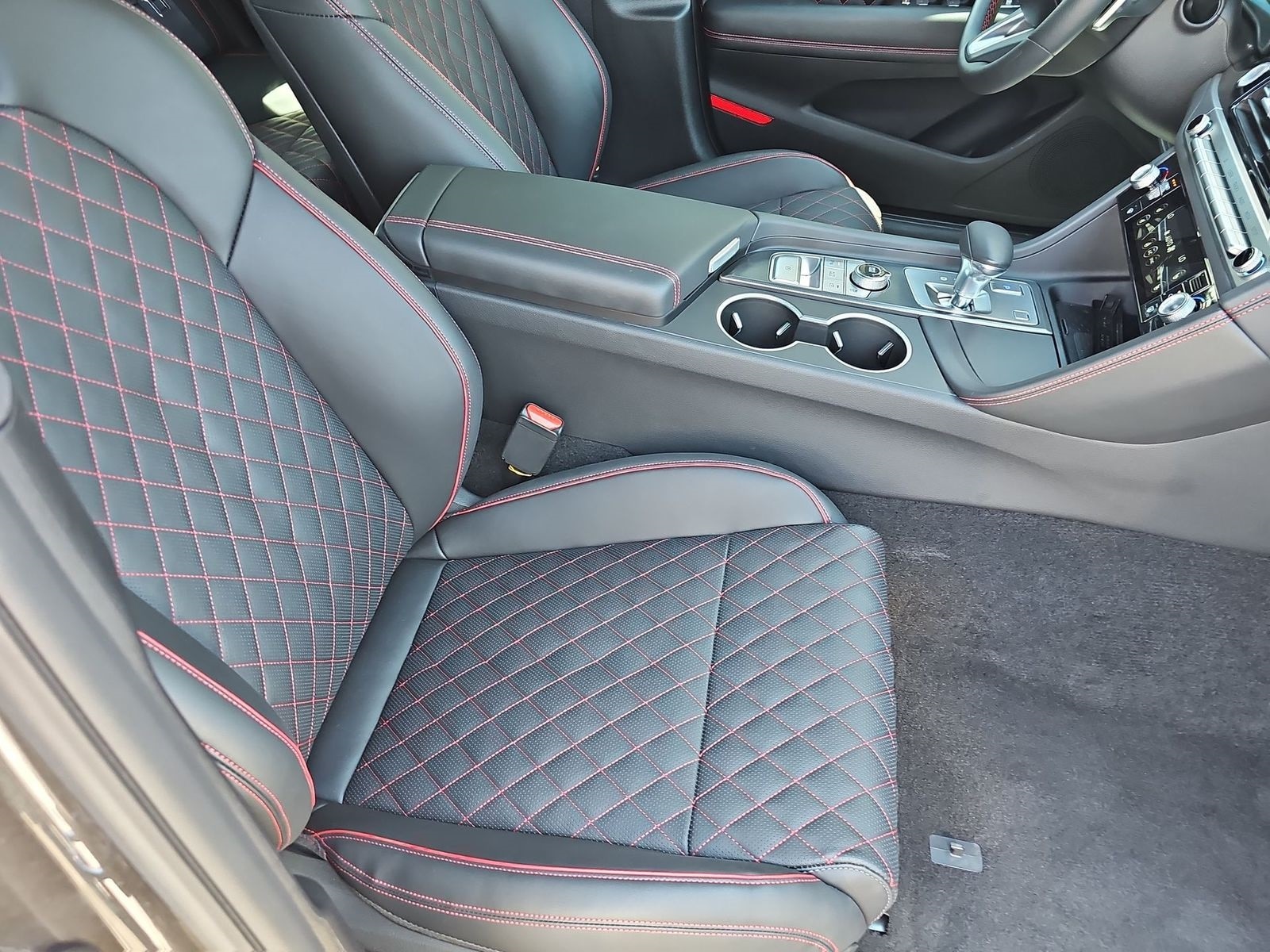 Thumbnail: 2025 Genesis G70 - 19