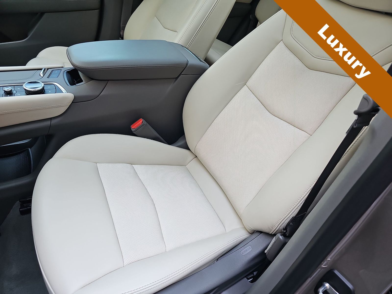 Thumbnail: 2022 Cadillac XT5 - 15