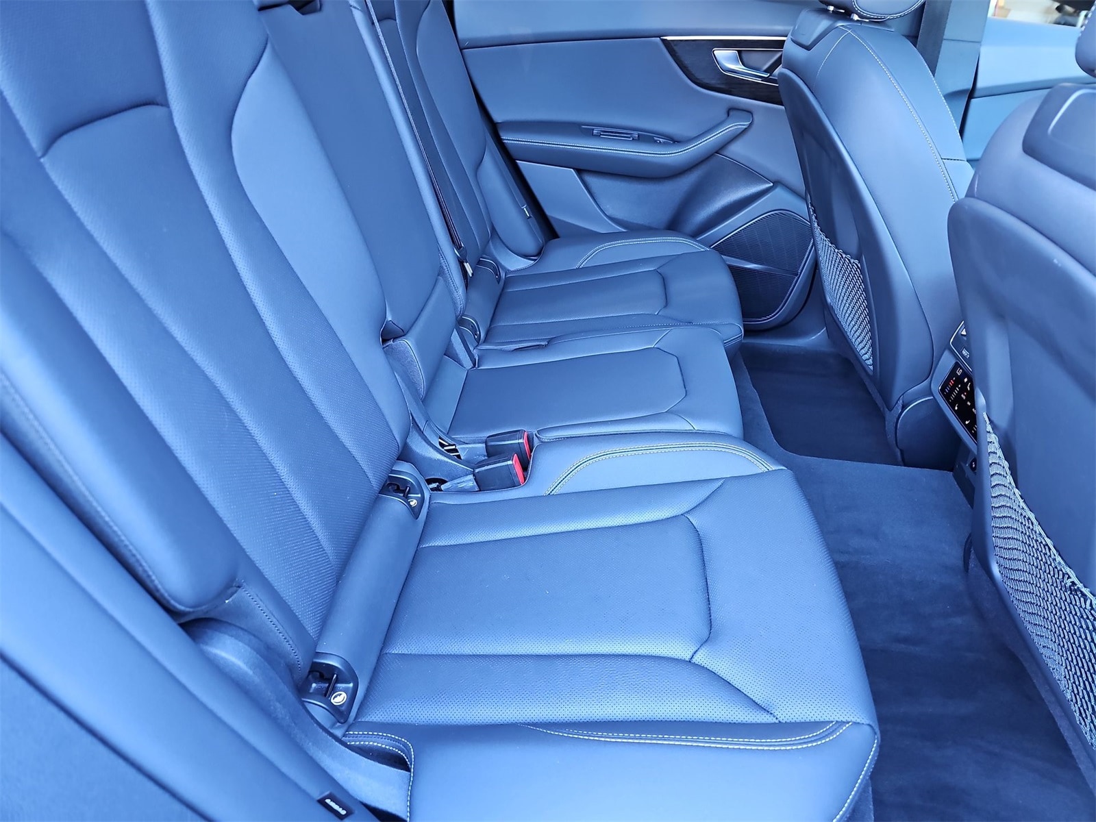 Thumbnail: 2025 Audi Q8 - 17