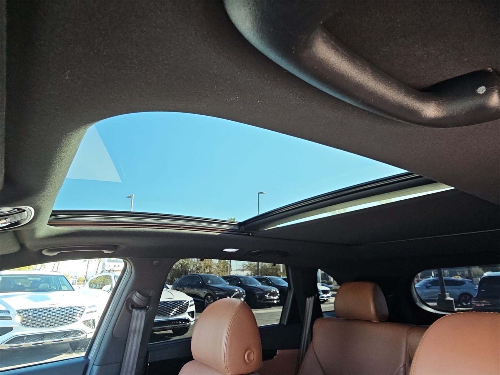 Thumbnail: 2019 Kia Sorento - 28