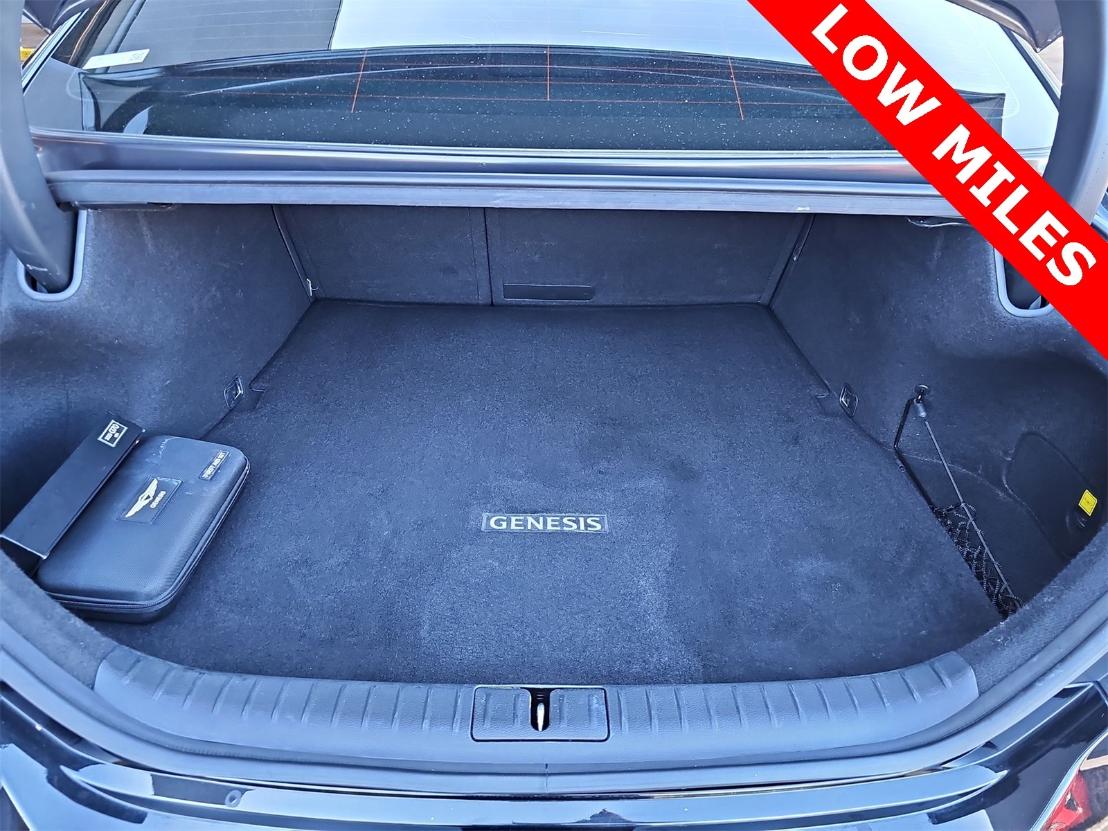 Thumbnail: 2023 Genesis G70 - 23