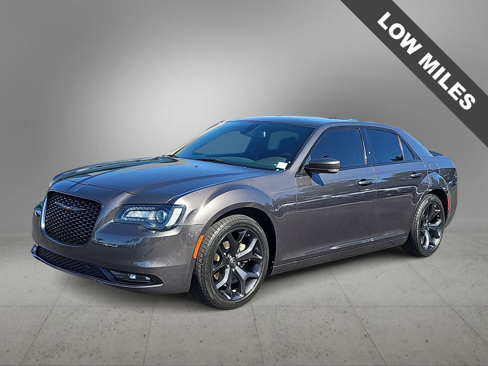 Thumbnail: 2022 Chrysler 300 - 4