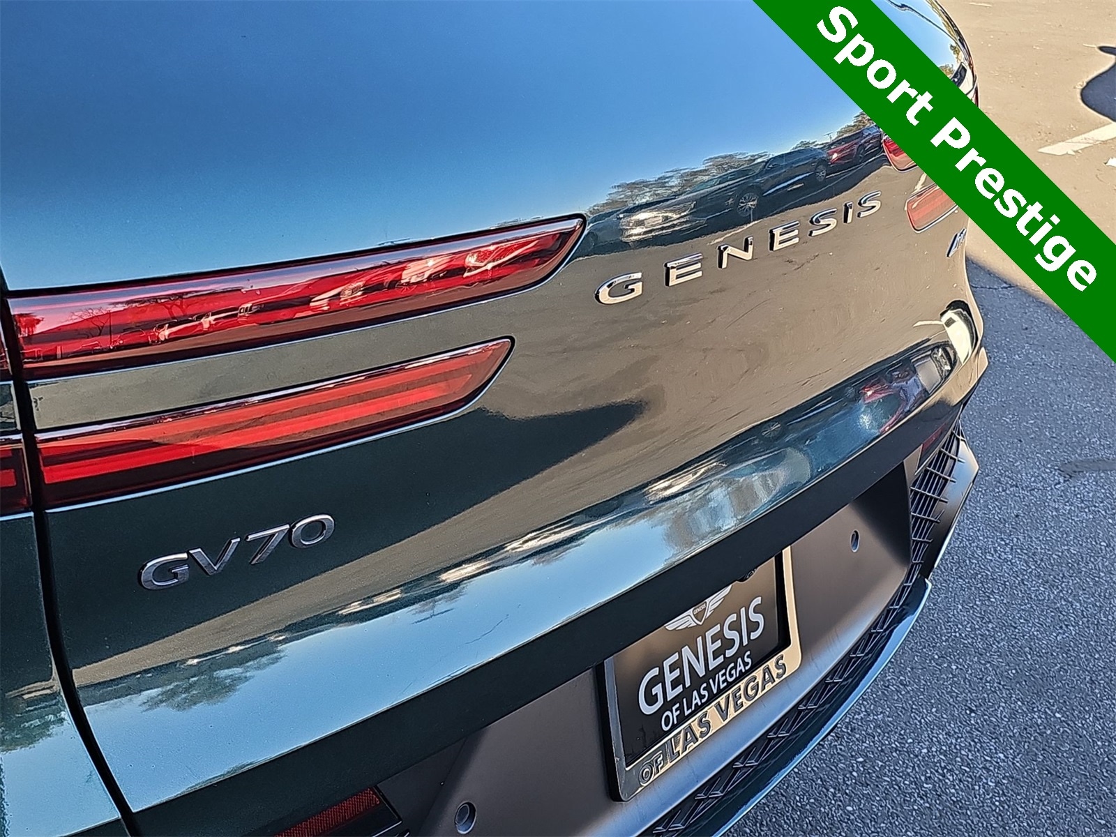 Thumbnail: 2023 Genesis GV70 - 11