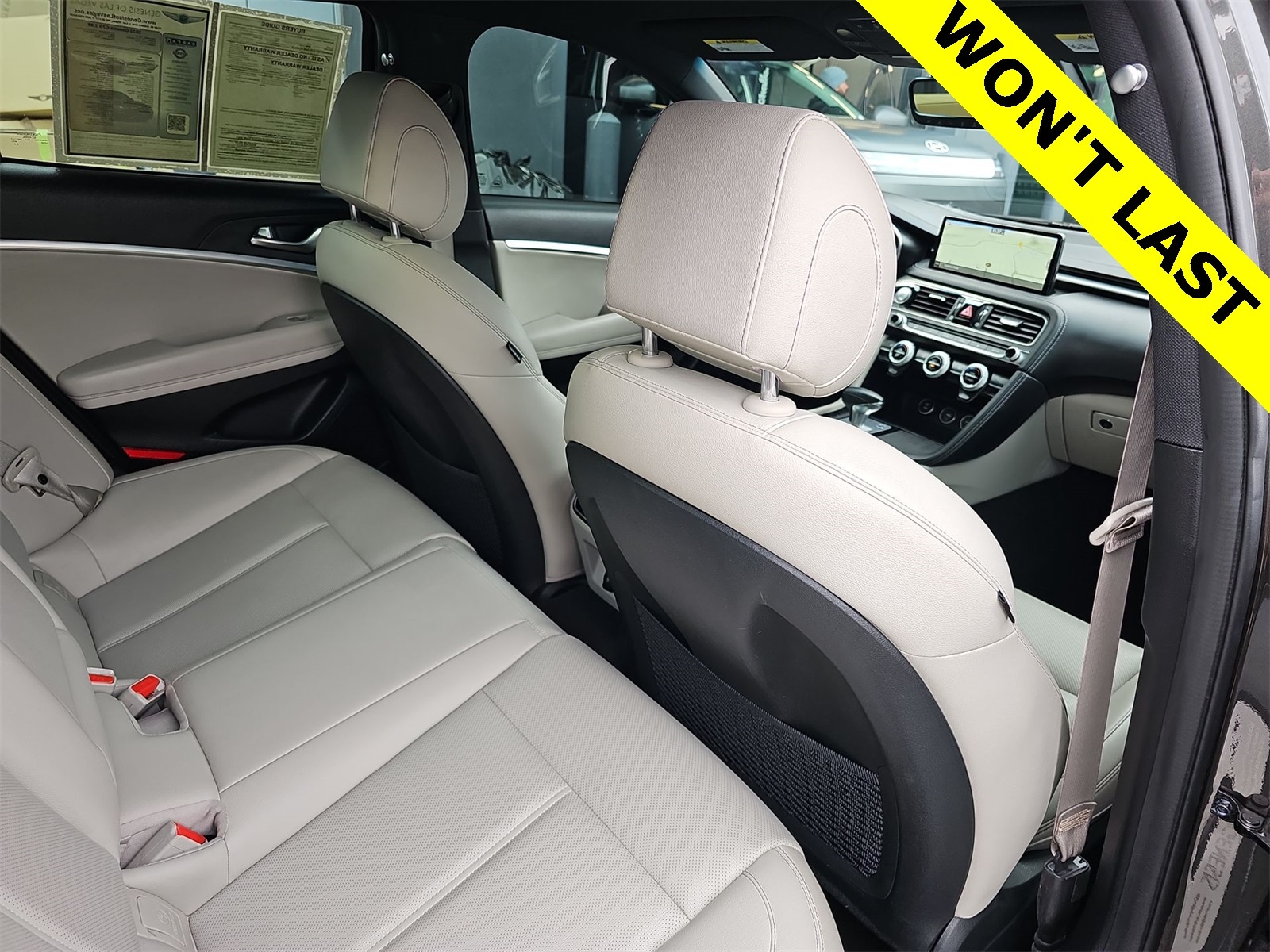 Thumbnail: 2022 Genesis G70 - 16