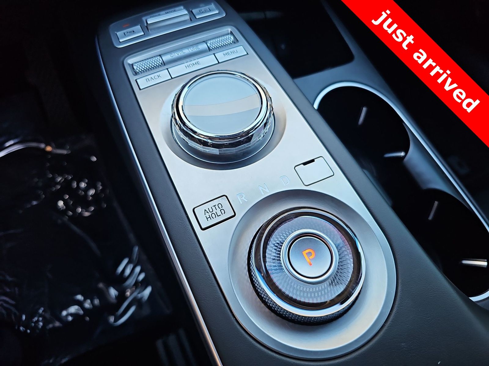 Thumbnail: 2023 Genesis GV70 - 21