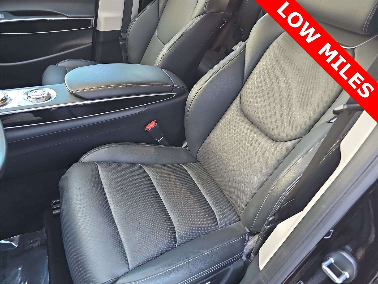 Thumbnail: 2024 Genesis GV70 - 15