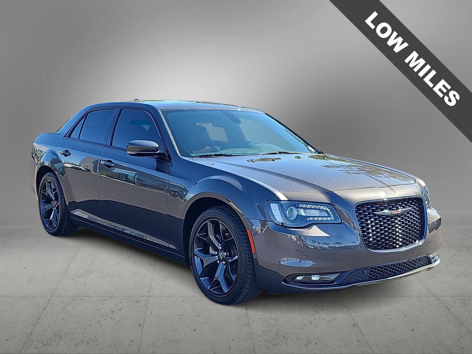 Thumbnail: 2022 Chrysler 300 - 2