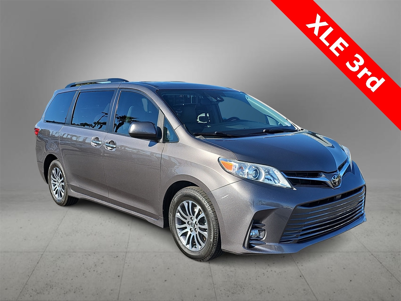 Thumbnail: 2020 Toyota Sienna - 2