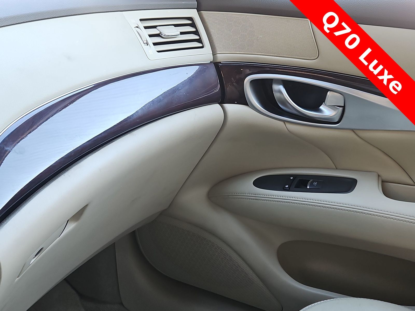 Thumbnail: 2019 INFINITI Q70 - 29