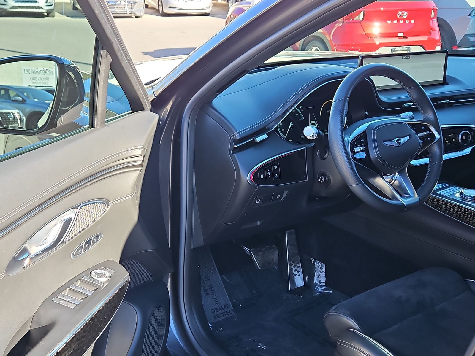 Thumbnail: 2022 Genesis GV70 - 10