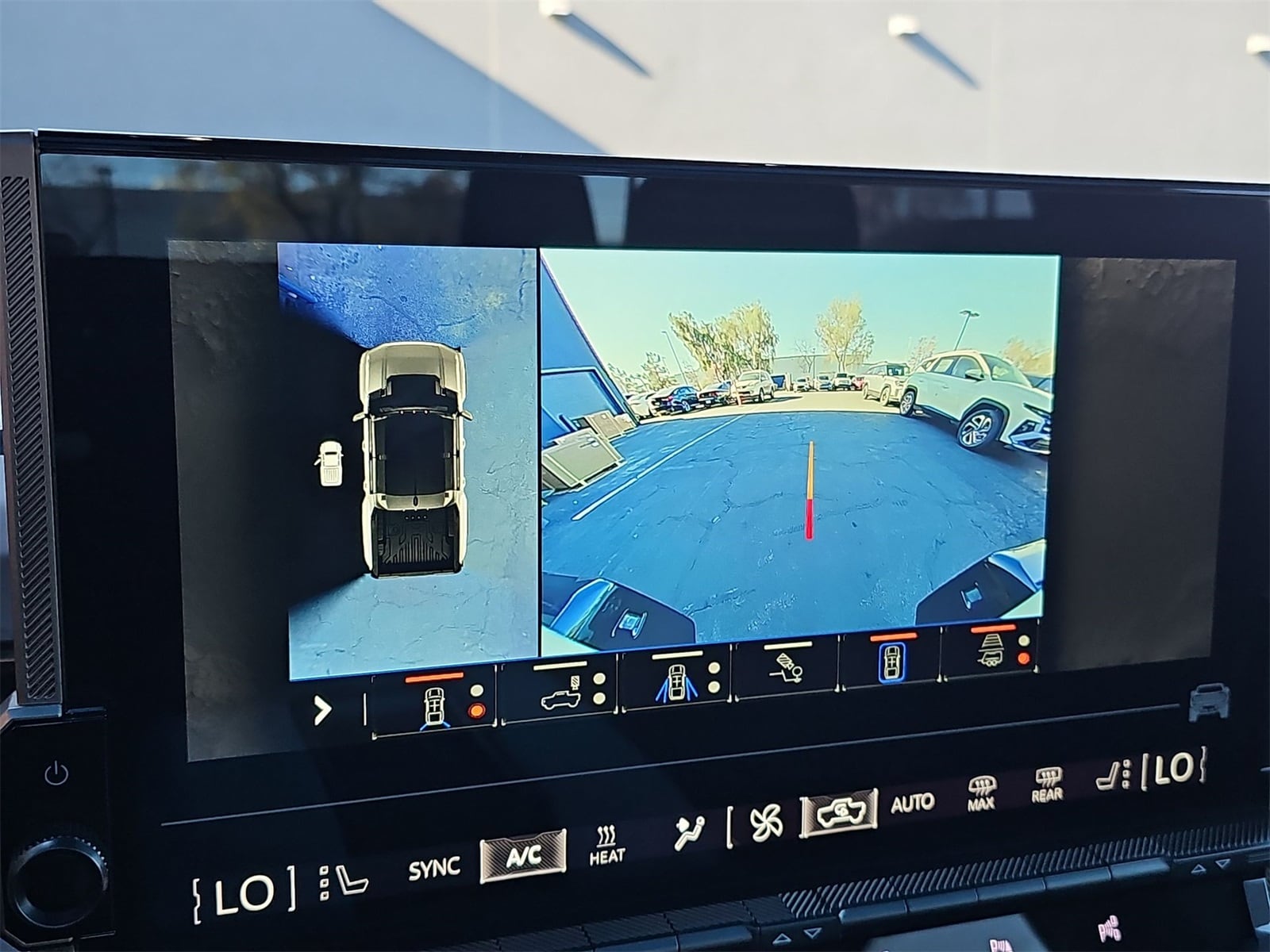 Thumbnail: 2023 GMC Hummer EV - 26