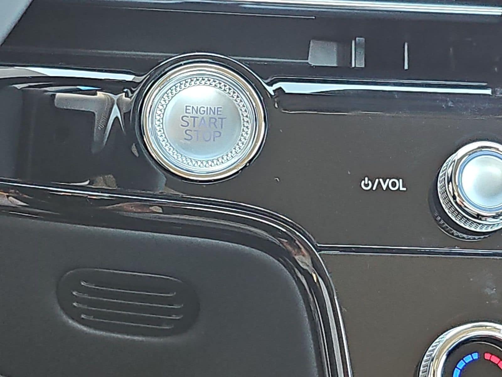 Thumbnail: 2026 Genesis G80 - 24