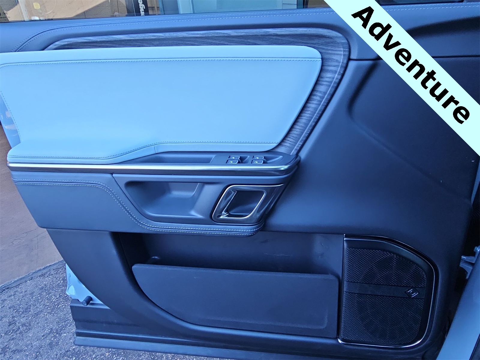 Thumbnail: 2023 Rivian R1S - 27