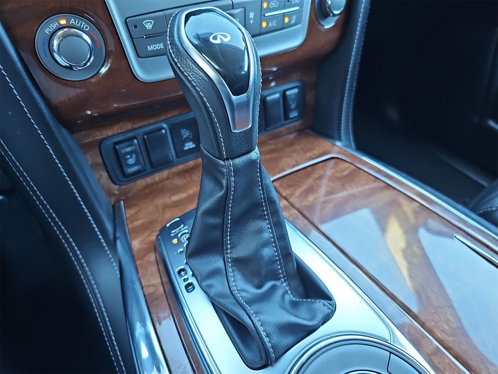 Thumbnail: 2019 INFINITI QX80 - 21