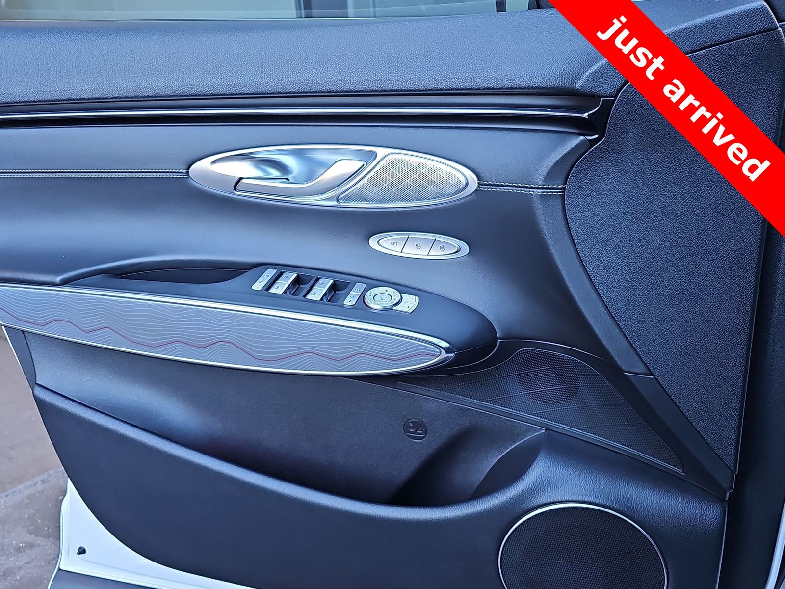 Thumbnail: 2023 Genesis GV70 - 28