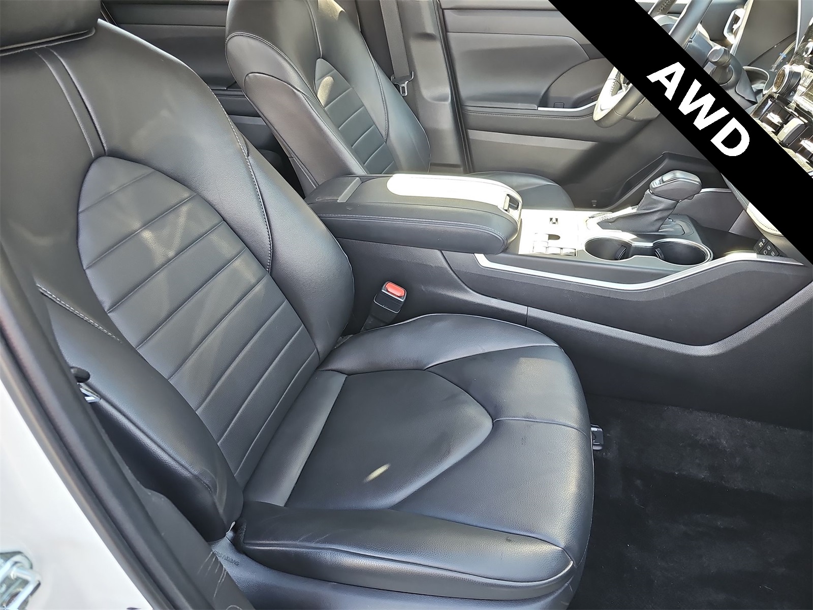 Thumbnail: 2023 Toyota Highlander - 18