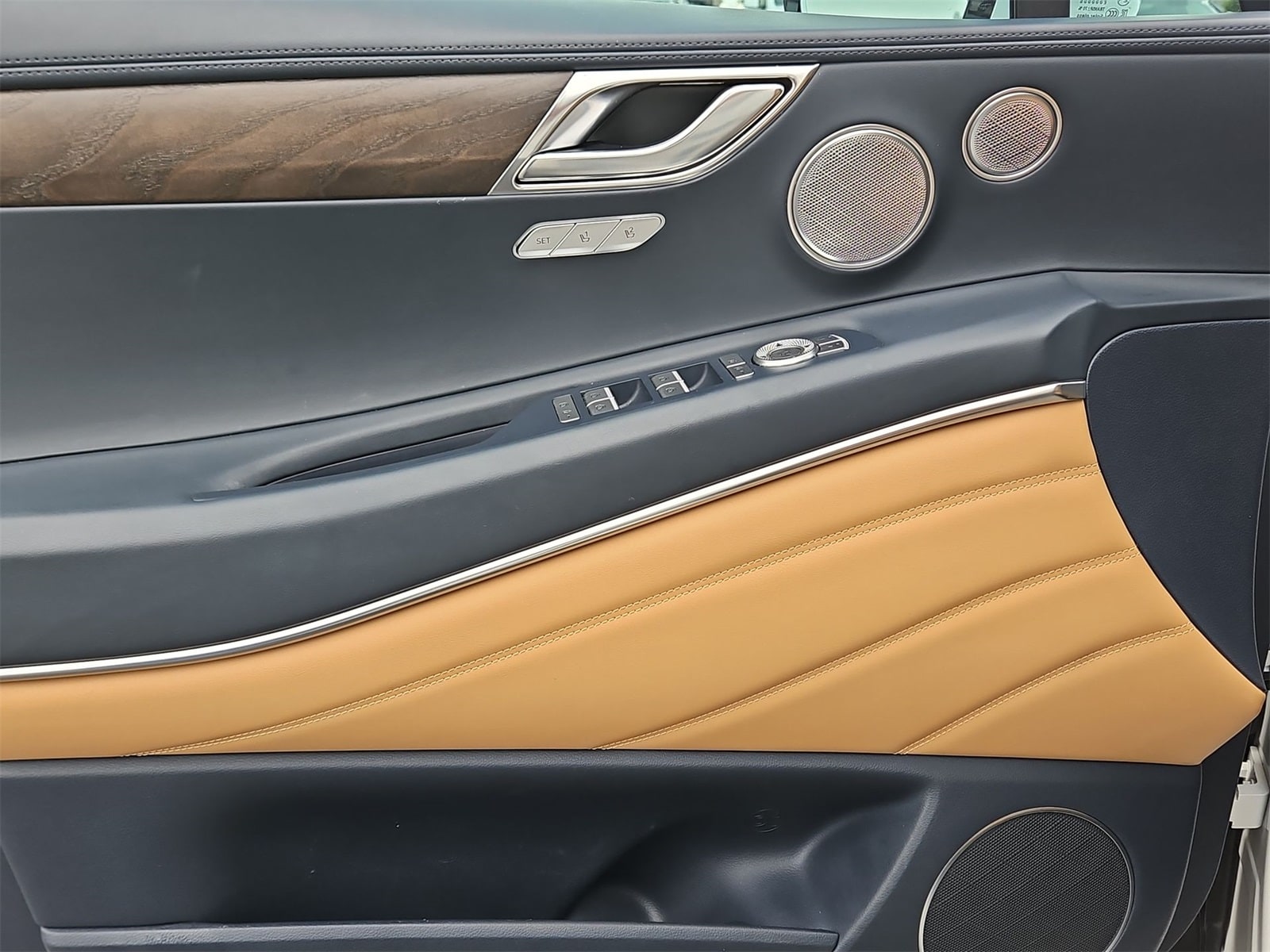 Thumbnail: 2023 Genesis GV80 - 28