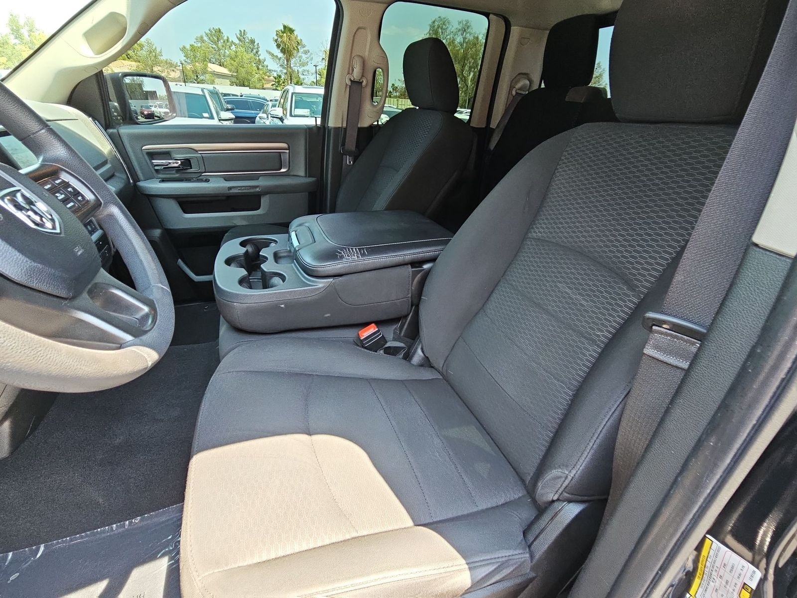 Thumbnail: 2020 RAM 1500 Classic - 16