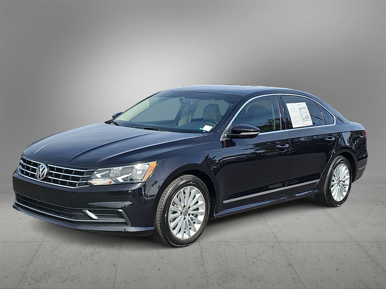 Thumbnail: 2017 Volkswagen Passat - 4