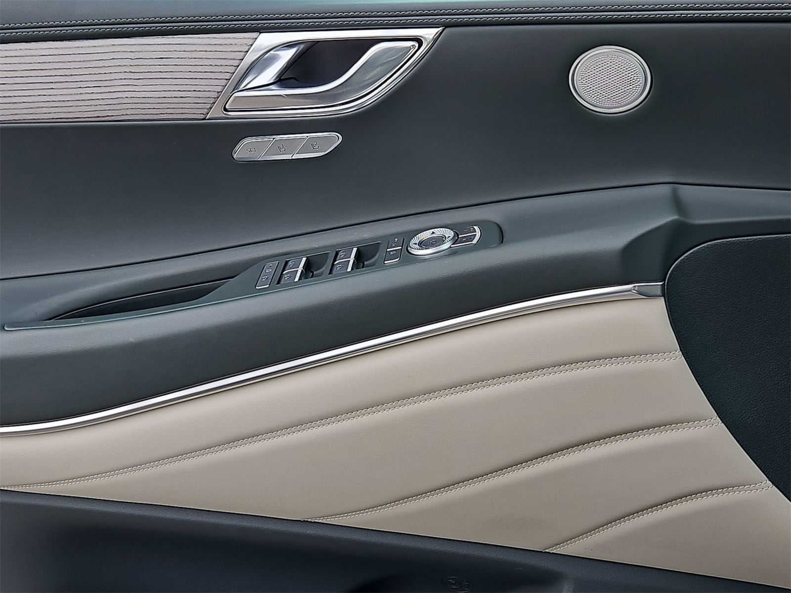 Thumbnail: 2025 Genesis GV80 - 29