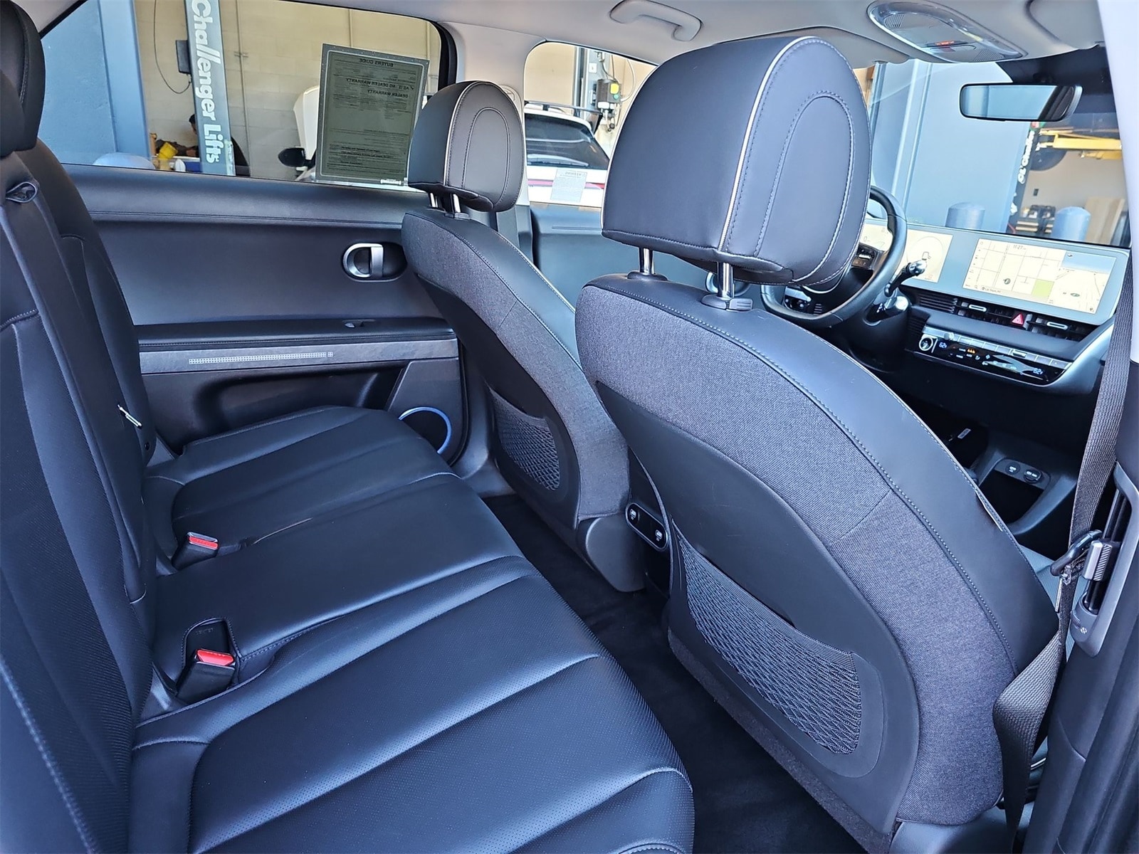 Thumbnail: 2023 Hyundai Ioniq 5 - 16