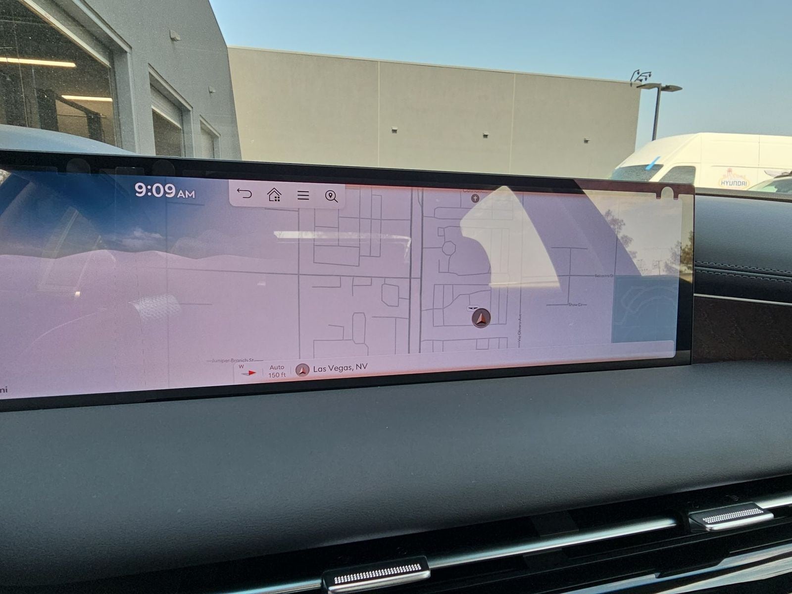 Thumbnail: 2025 Genesis G80 - 26