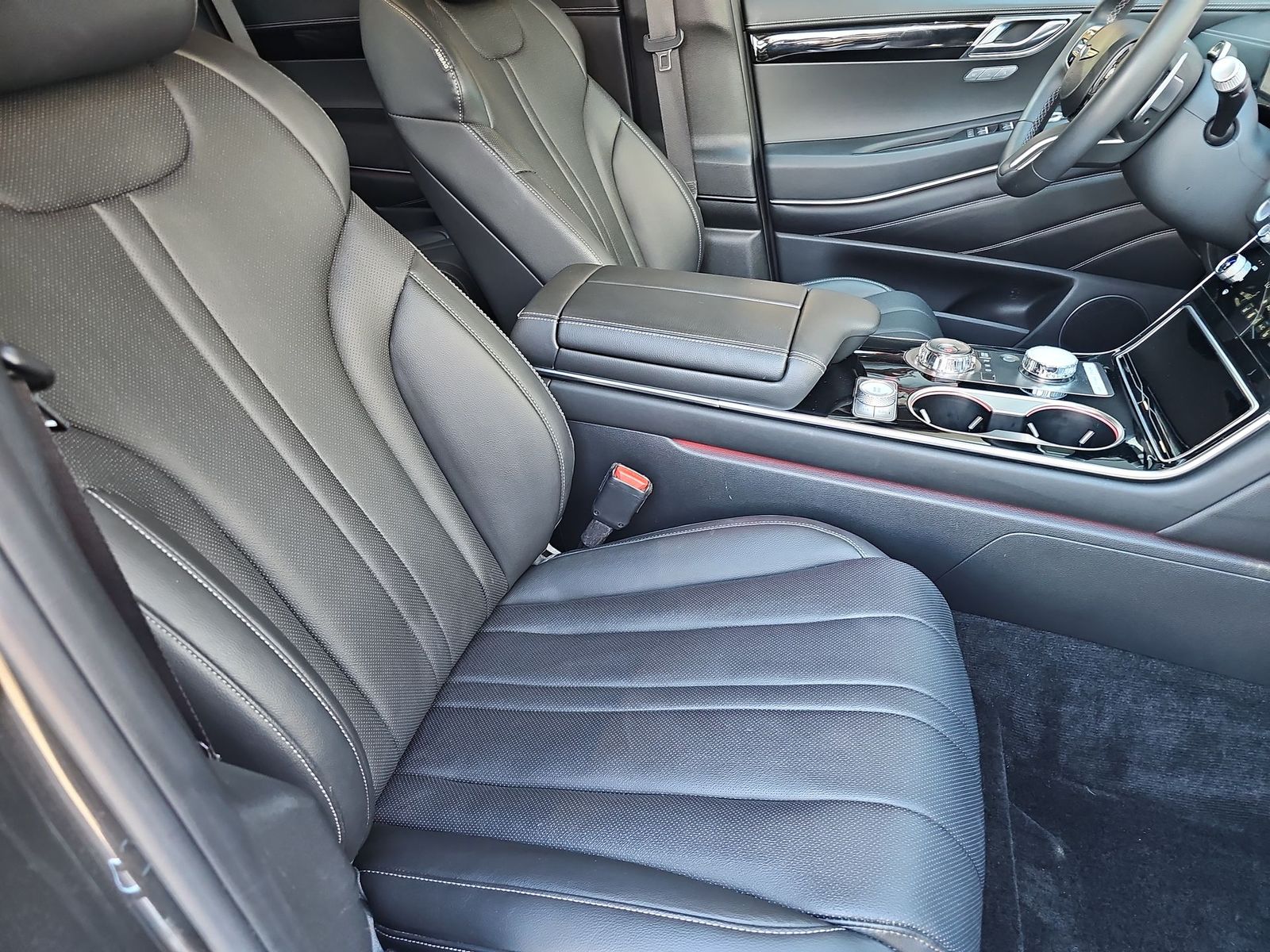 Thumbnail: 2025 Genesis GV80 - 18