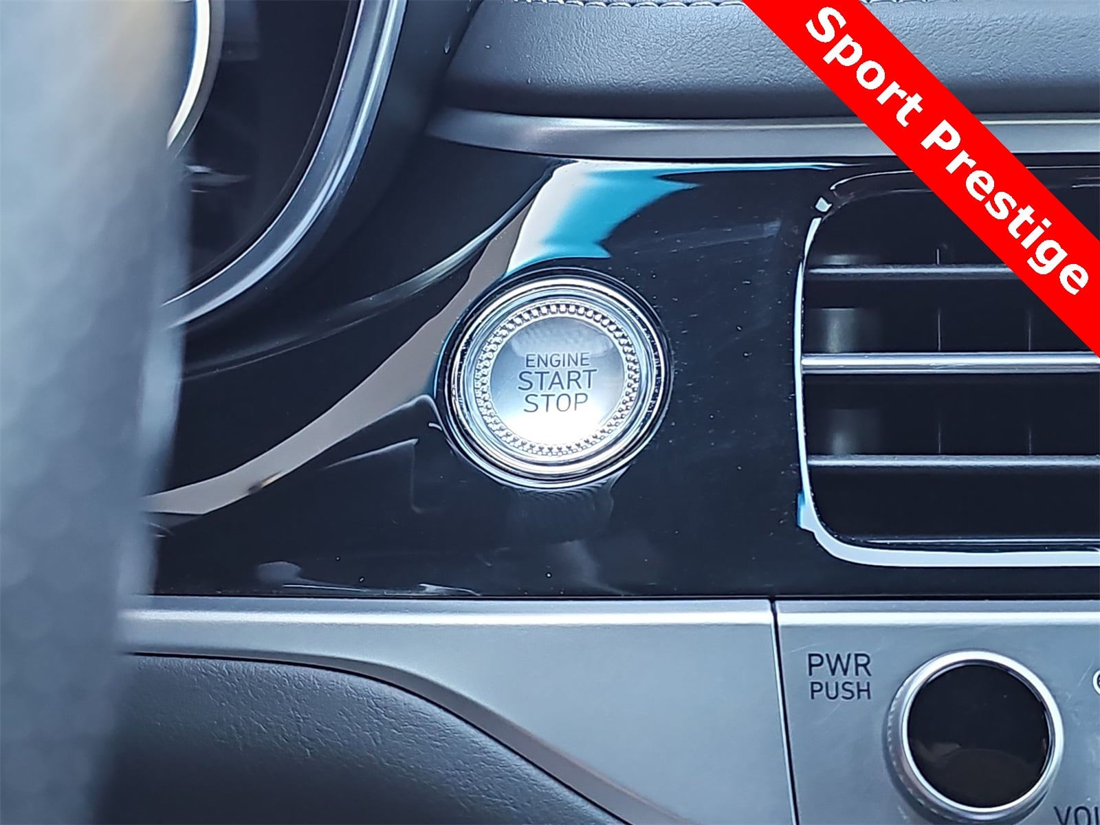 Thumbnail: 2024 Genesis G70 - 24