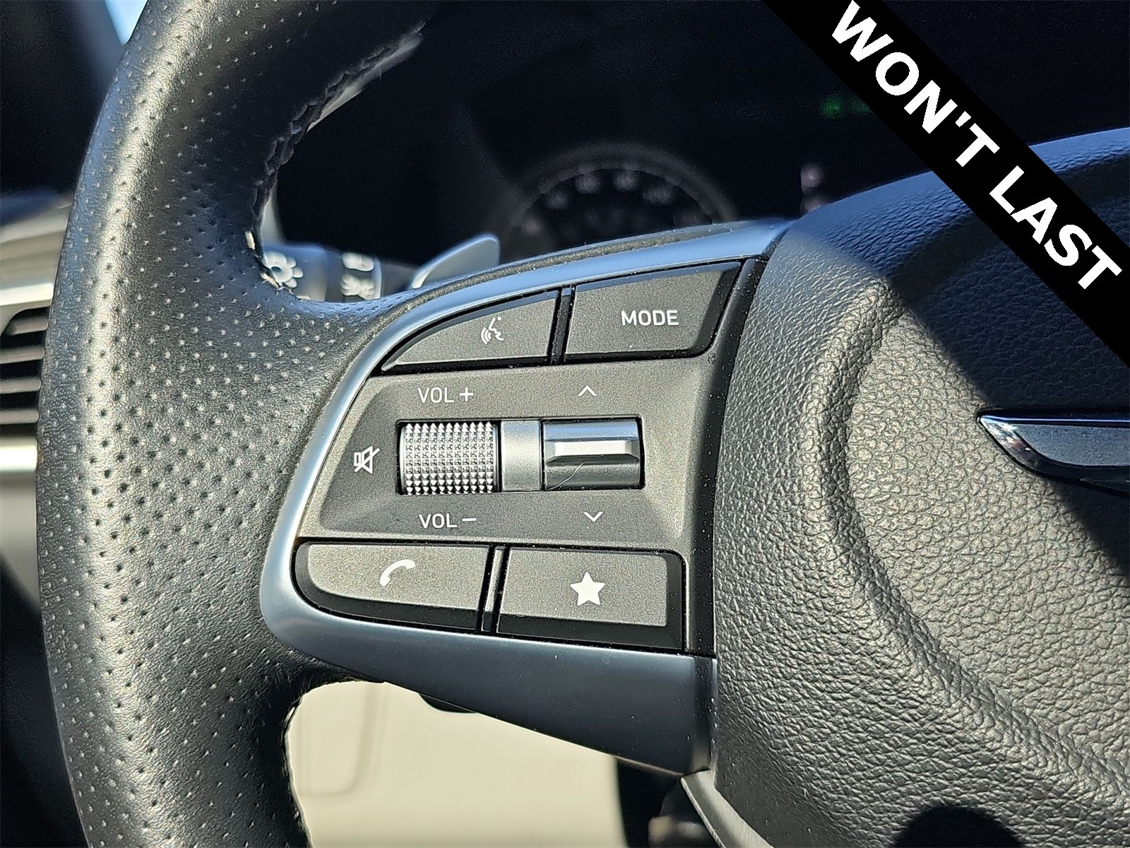 Thumbnail: 2023 Genesis G70 - 28