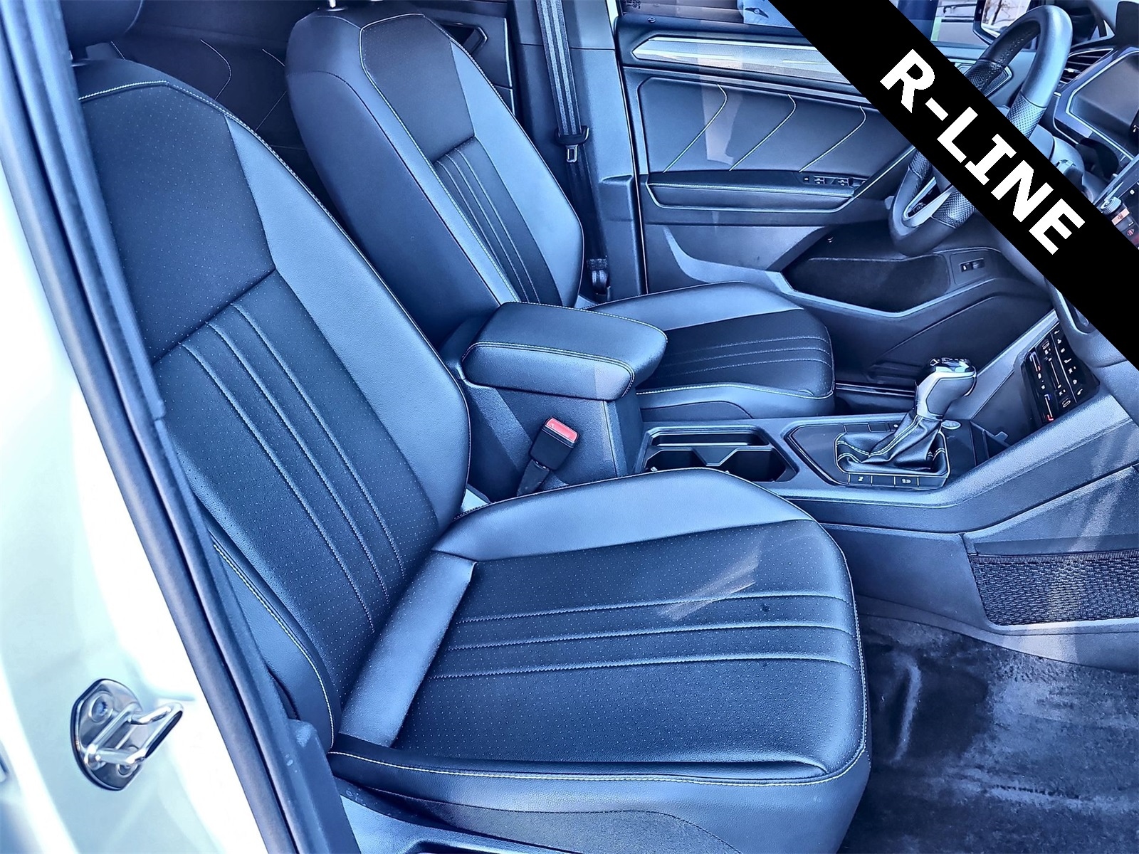 Thumbnail: 2024 Volkswagen Tiguan - 18