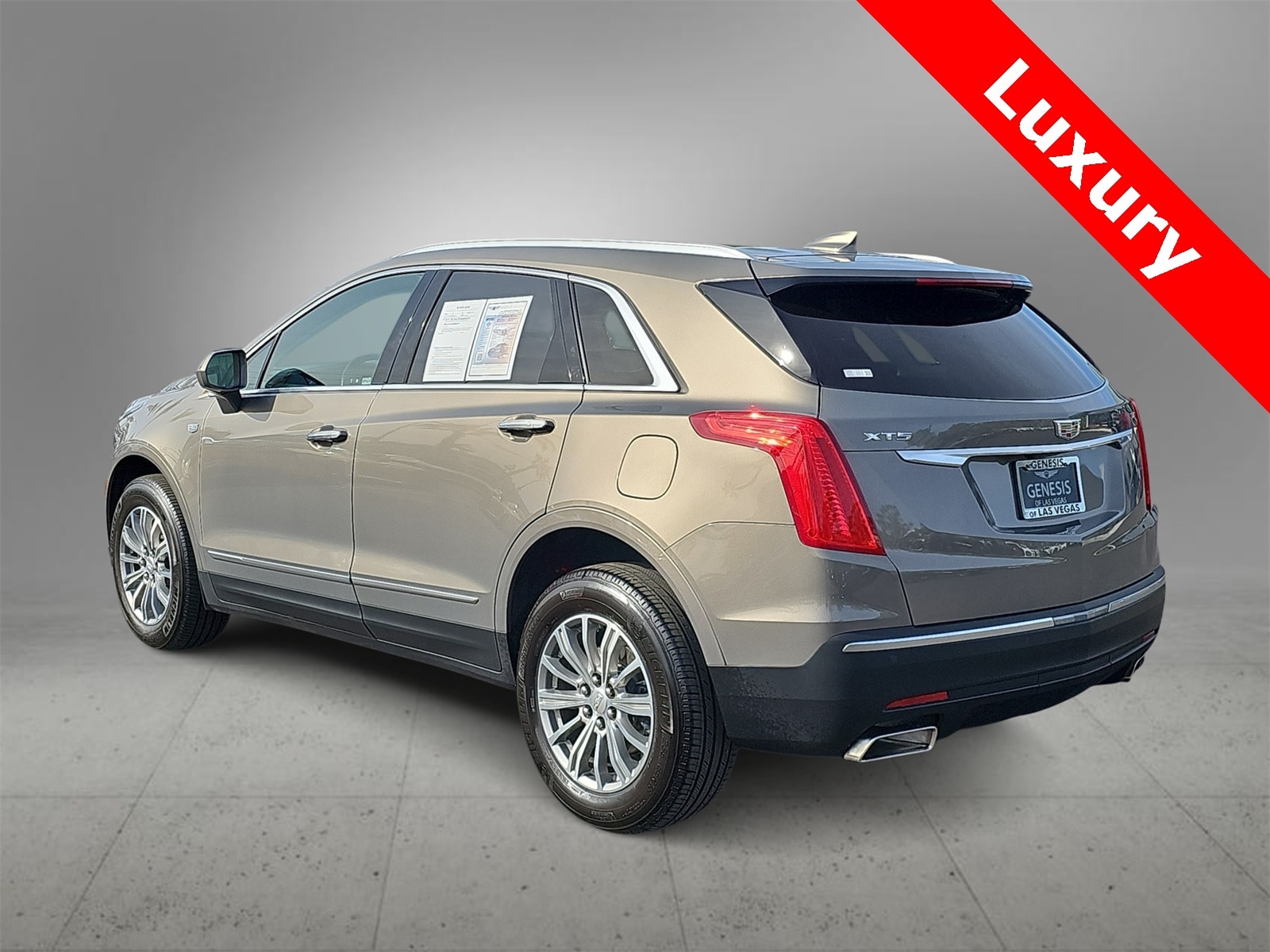Thumbnail: 2019 Cadillac XT5 - 6