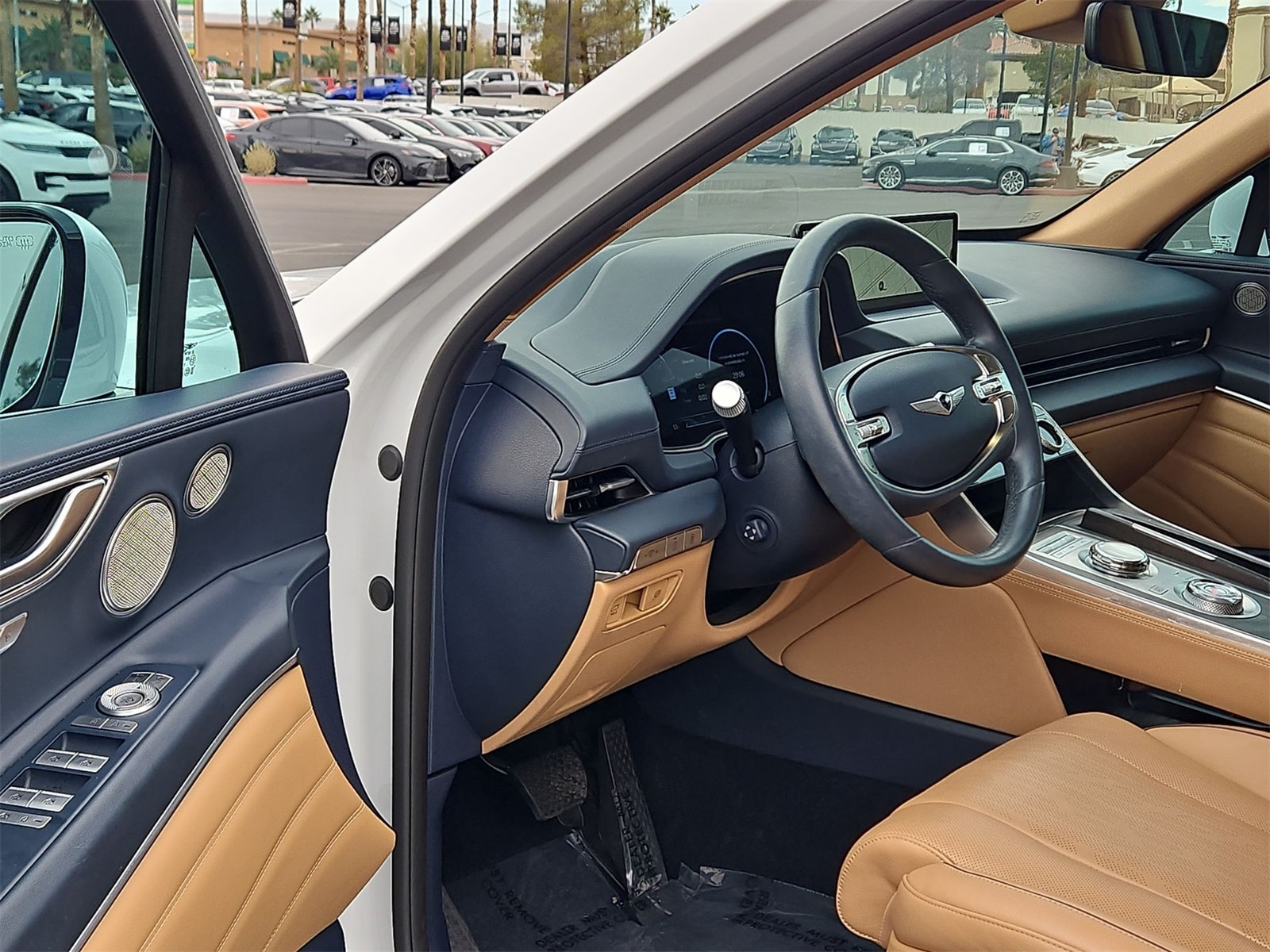 Thumbnail: 2023 Genesis GV80 - 10