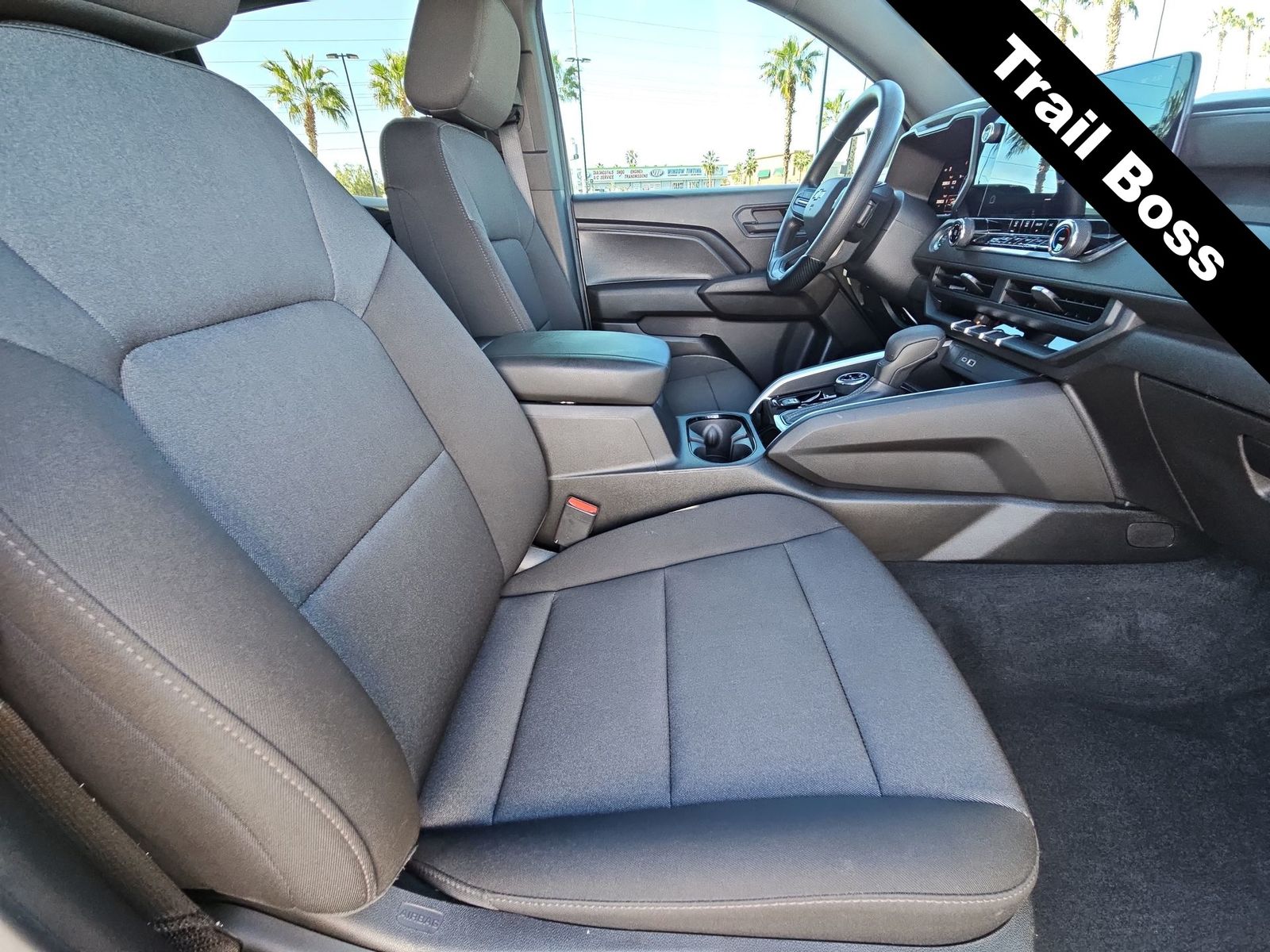 Thumbnail: 2024 Chevrolet Colorado - 18