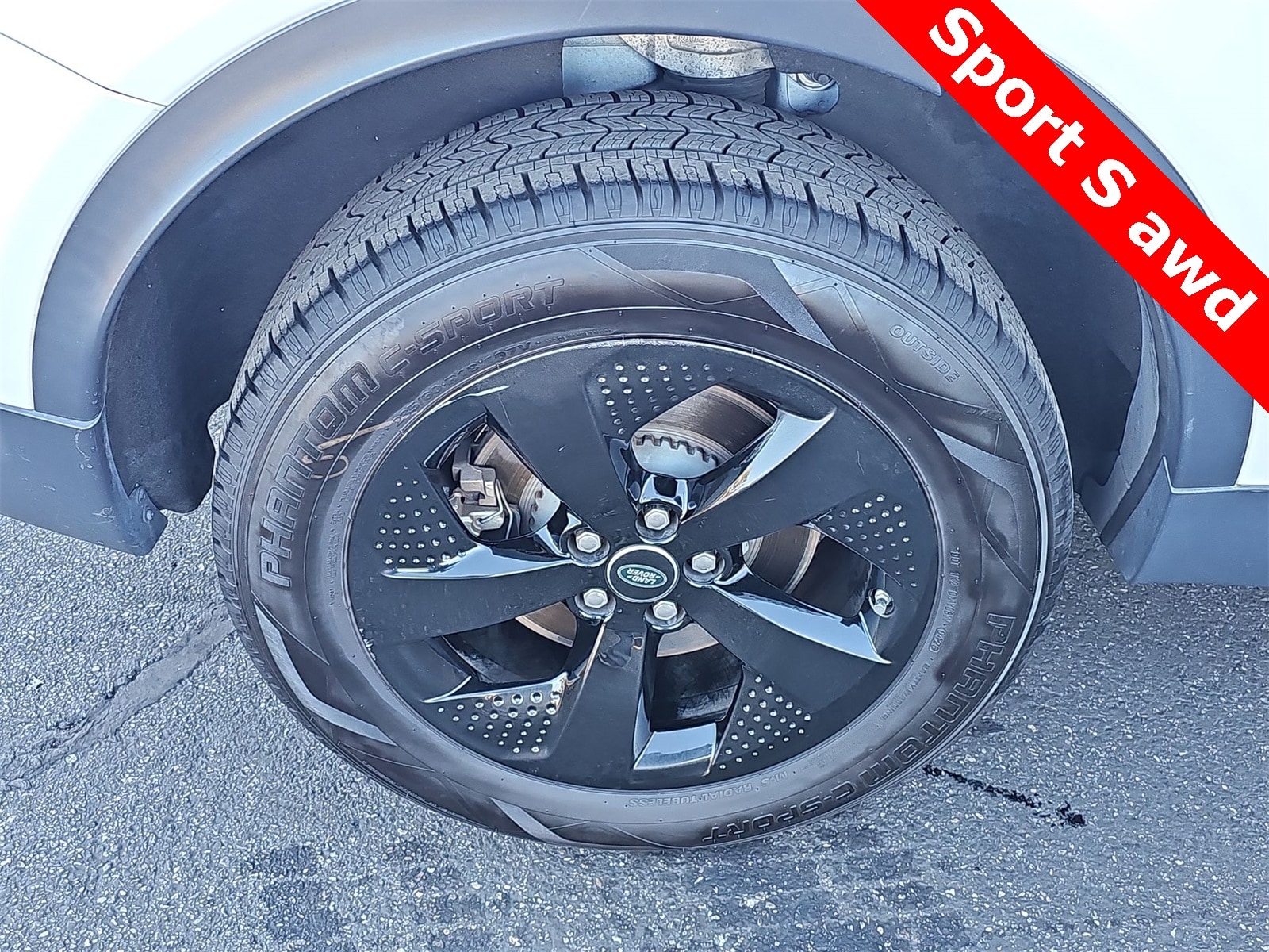 Thumbnail: 2020 Land Rover Discovery Sport - 12