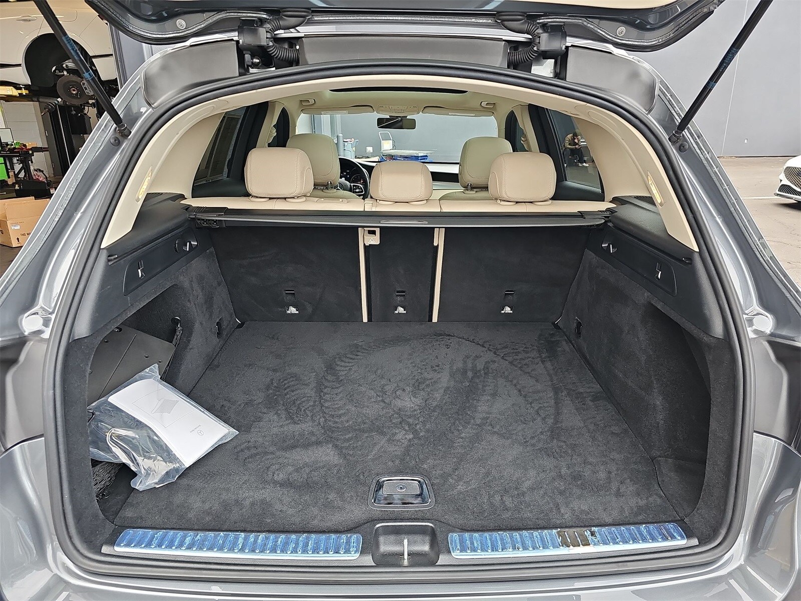 Thumbnail: 2021 Mercedes-Benz GLC - 23